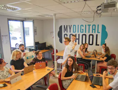 Participe-à-nos-students-experience-MyDigitalSchool-Laval---MyDigitalSchool--Ecole-de-digital-(1)