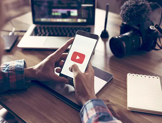 youtubeur-metier-communication-digitale