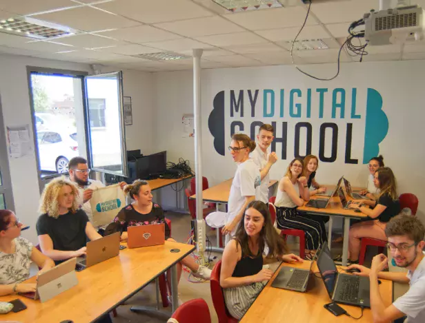 Participe-à-nos-students-experience-MyDigitalSchool-Laval---MyDigitalSchool--Ecole-de-digital-(1)