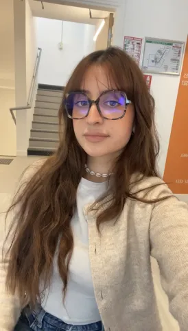 Chloé KARAKAYA